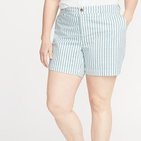Old Navy Pants - Old Navy Women's 5 Inch Everyday Short Green and White Stripe Size 10